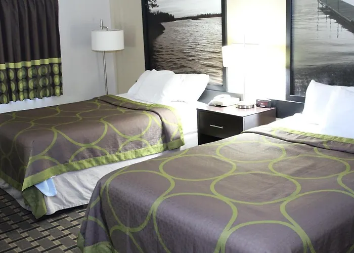 Super 8 By Wyndham Clear Lake