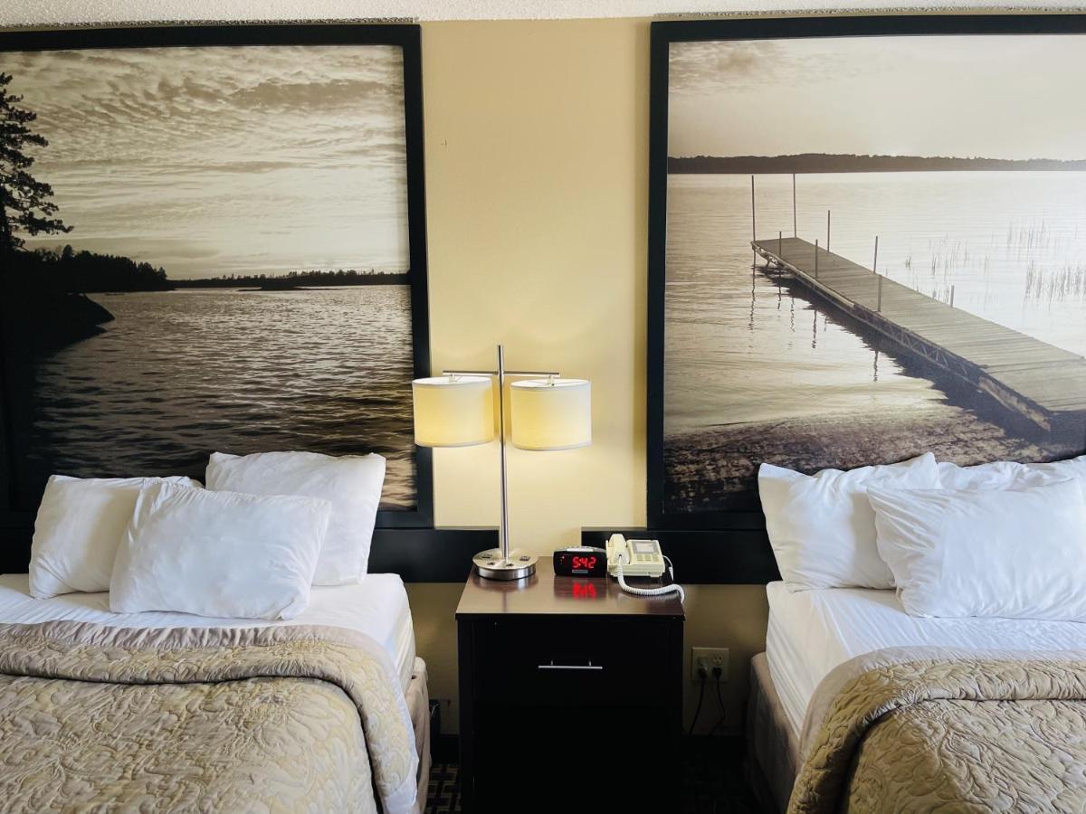 Super 8 By Wyndham Clear Hotel 2*