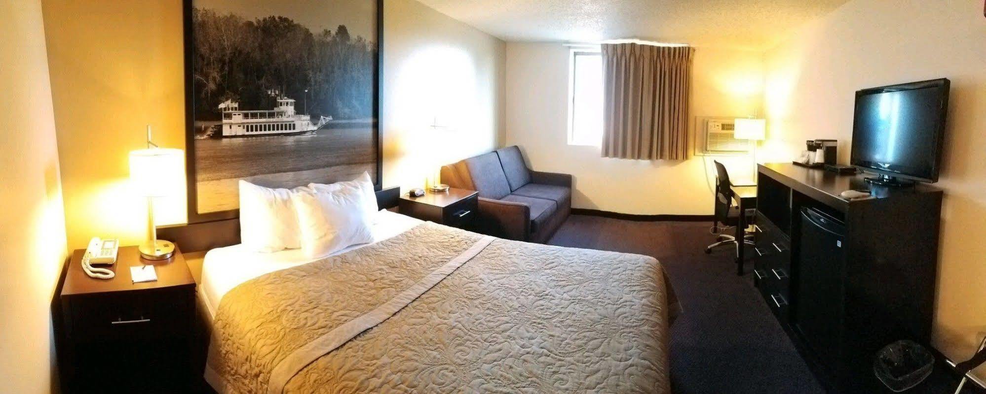 Super 8 By Wyndham Clear Hotel 2*