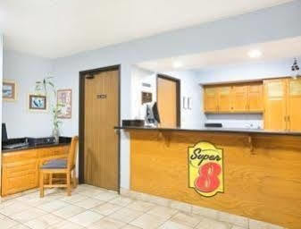 Super 8 By Wyndham Clear Hotel 2*